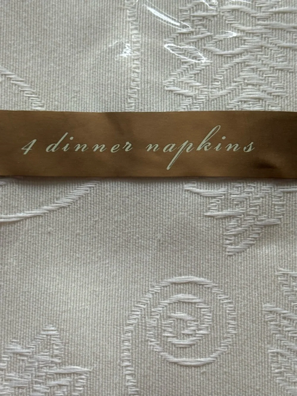 Lenox Fruitier Ivory Cream Dinner Napkins - Set of 4 NEW